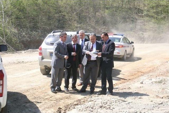 Vali Ali Fidan Yol Şikayetini Yerinde İnceledi 3