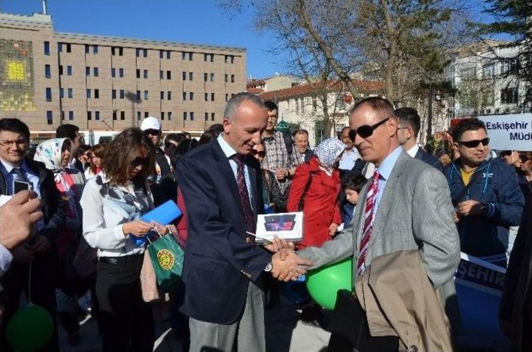 Sağlık İ&ccedil;in Y&uuml;r&uuml;yenlere &Ccedil;ekilişle Tablet Bilgisayar Verildi