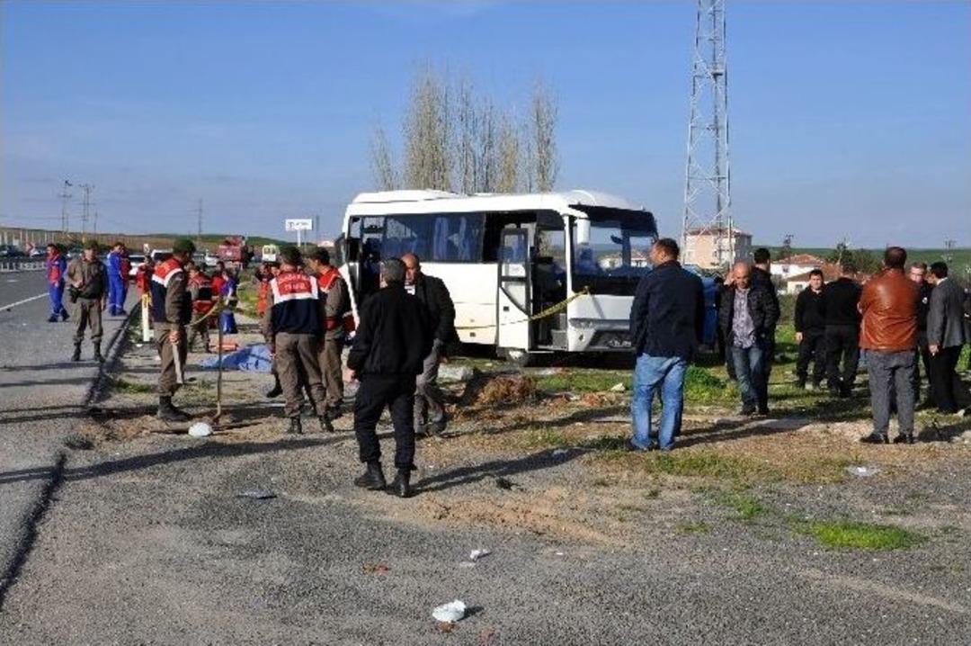 Kırıkkale&rsquo;de Trafik Kazası; 1 &Ouml;l&uuml;, 10 Yaralı
