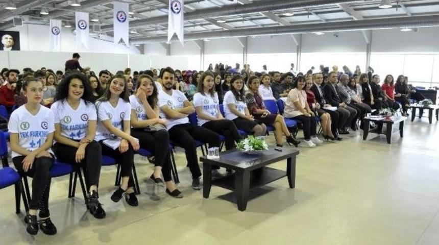 Down Sendromlu Deniz Mezun Olduğu &Uuml;niversiteye Konuşmacı Olarak Davet Edildi
