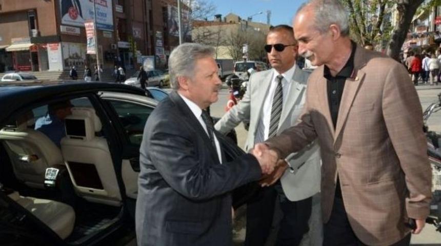 Vali Kahraman&rsquo;dan T&uuml;rkiye Gazetesi K&ouml;şe Yazarı Hikmet K&ouml;ksal&rsquo;a Ziyaret