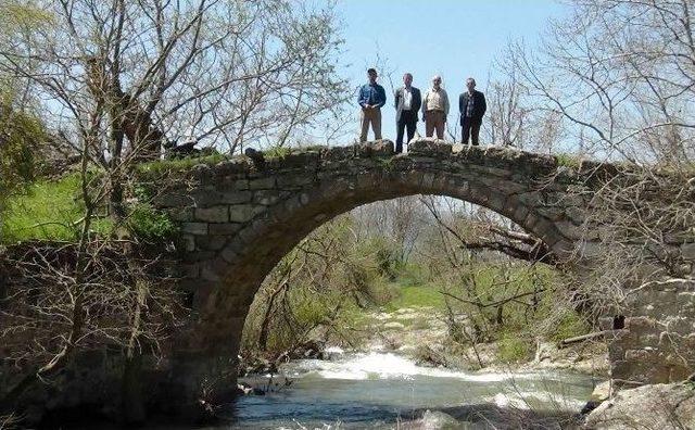 600 Yıllık Tarihi Taş Köprü Yıllara Meydan Okuyor