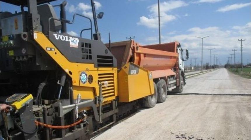 B&uuml;y&uuml;kşehir Ekiplerinden &Ccedil;ifteler&rsquo;de Asfalt &Ccedil;alışmaları