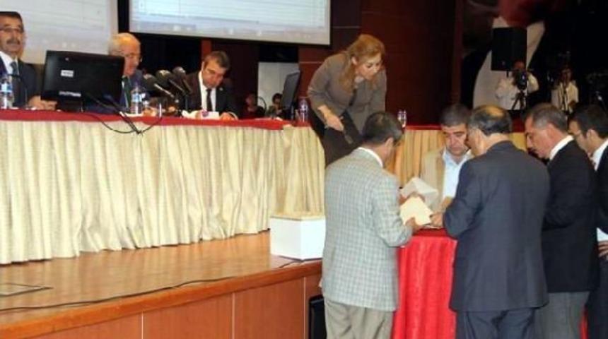 Mersin B&uuml;y&uuml;kşehir Belediye Meclisi'nde Ak Parti, Chp, Hdp Ittifakı