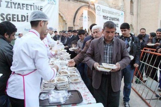 Şanlıurfa’Da 100 Bin Kişiye Tirit Ziyafeti