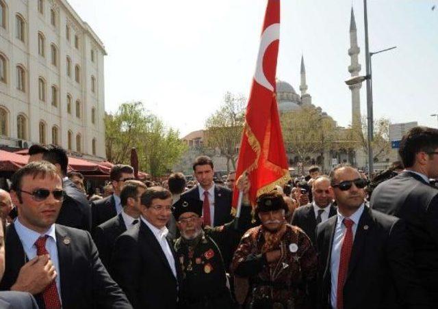 Davutoğlu Trafiğe Girdi, Yarımada Turu Attı (1)