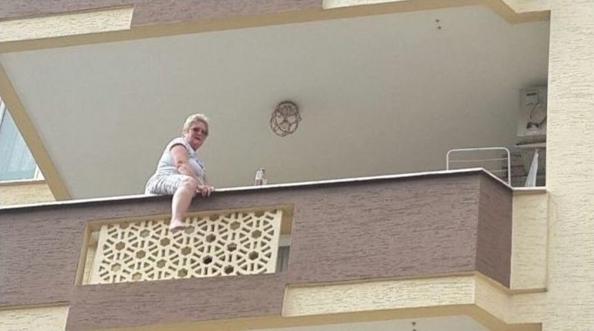 Alanya’da İngiliz Kadın Kendini Üçüncü Kattan Aşağı Bıraktı