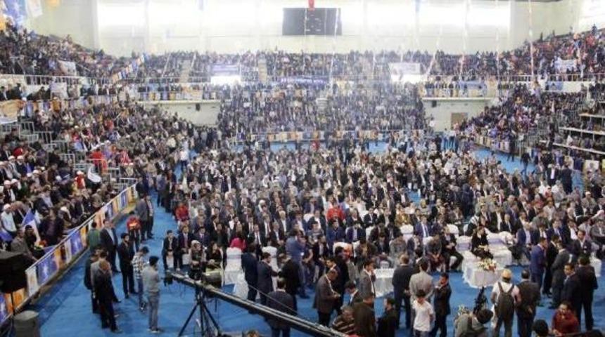 Şanlıurfa'da &Ccedil;ift&ccedil;iler Ak Partili Adayların Yolunu Kesti (2)