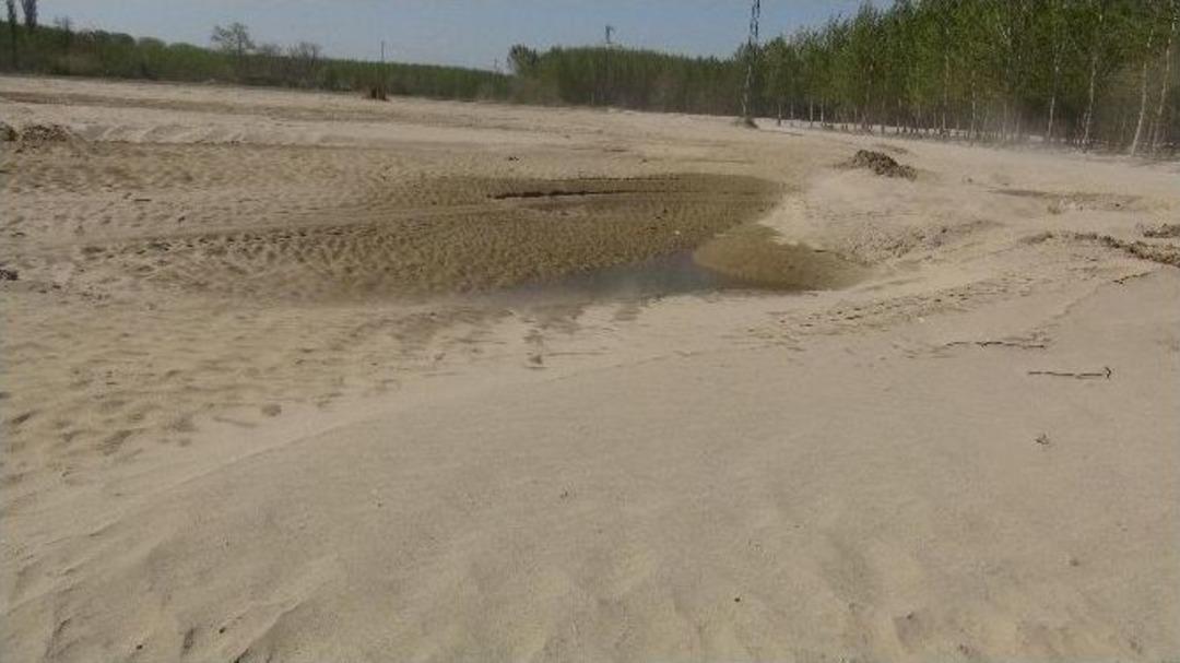 Edirne&rsquo;de Nehir Sularının Taşıdığı Kumlar Tarlaları &Ccedil;&ouml;le &Ccedil;evirdi