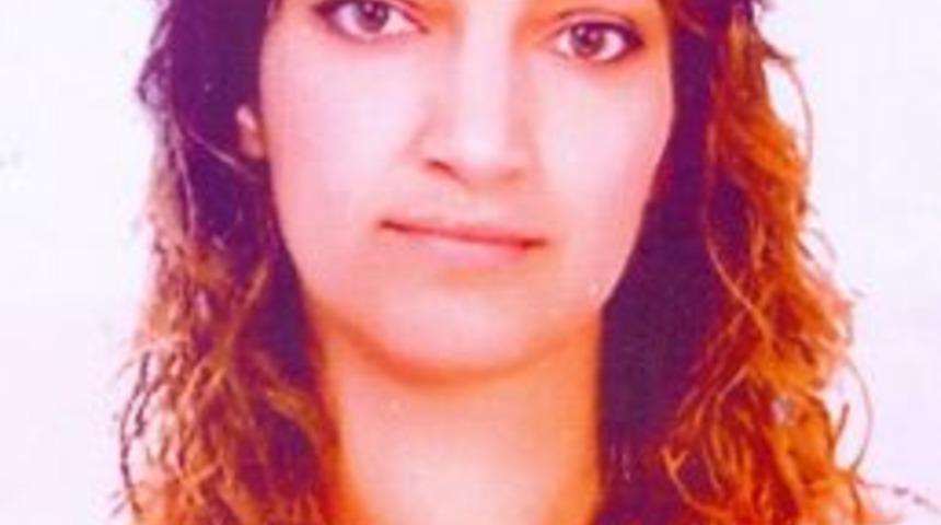 Eşi Tarafından Pompalı T&uuml;fekle &Ouml;ld&uuml;r&uuml;len Kadın G&ouml;zyaşlarıyla Toprağa Verildi