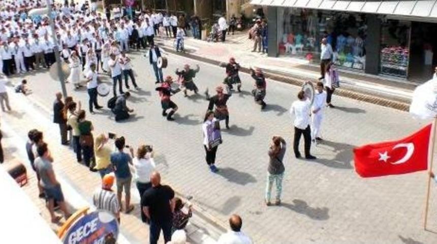 Marmaris'te "aş&ccedil;ılar Bayramı" Kortej Y&uuml;r&uuml;y&uuml;ş&uuml;yle Başladı