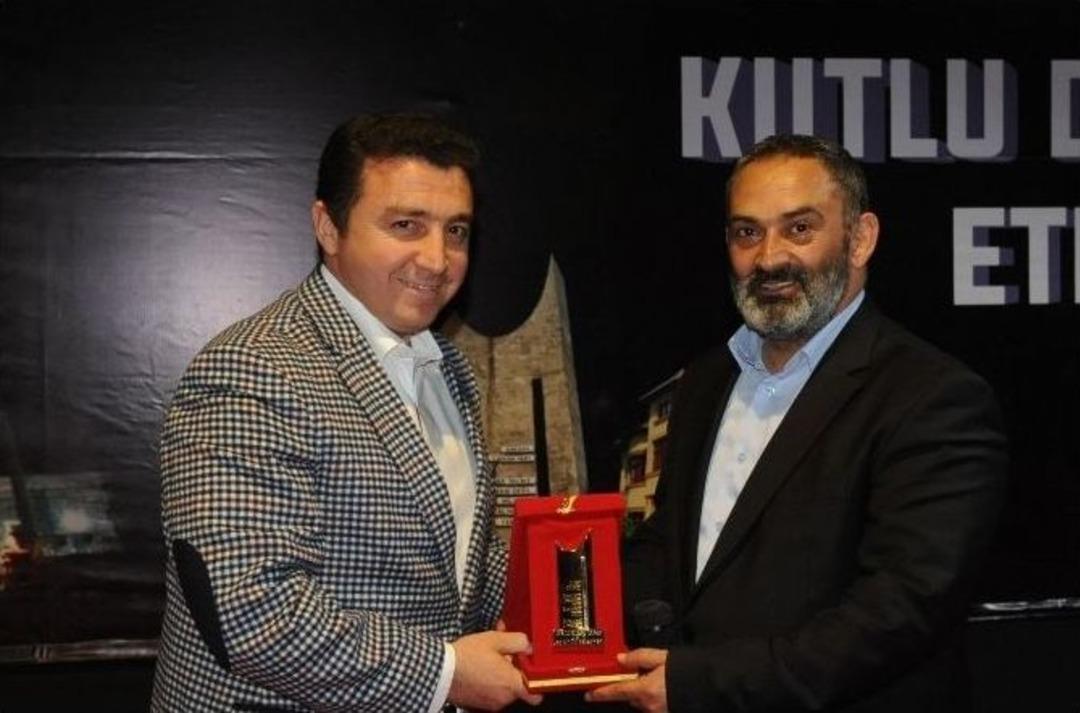 Boz&uuml;y&uuml;k&rsquo;te Dursun Ali Erzincanlı&rsquo;dan Unutulmaz Bir Gece