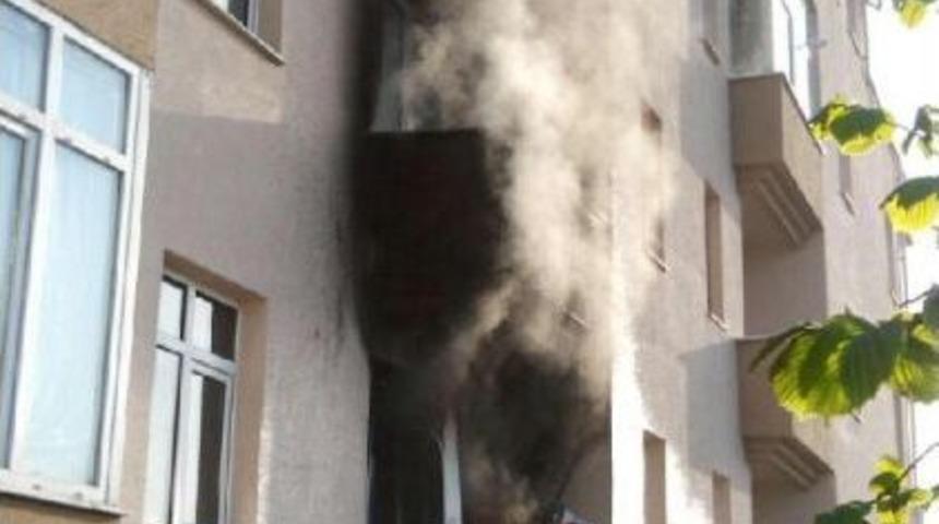 Mutfakta &Ccedil;ıkan Yangın Korku Yarattı