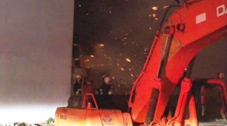 Kağıt Deposunda &Ccedil;ıkan Yangın Korkuttu