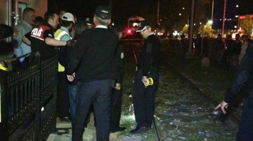 Tren Altında Kalan Kadının Bacağı Koptu