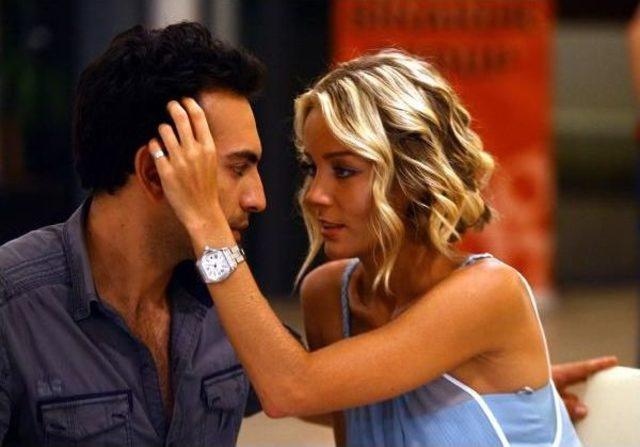 Bade İş&ccedil;il; Tatlıtuğ Ve İmirzalıoğlu Ile Oynadım Diye Beni Kıskanıyorlar 3