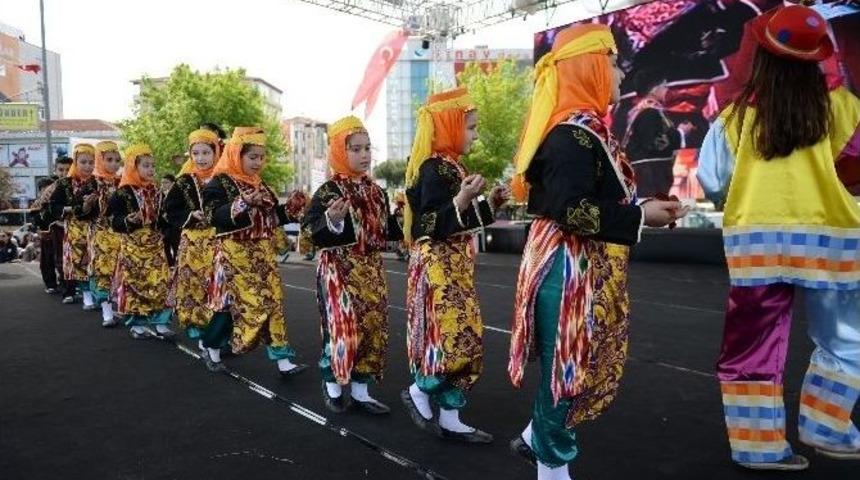 Bağcılar&rsquo;da 3 G&uuml;n Boyunca 23 Nisan Coşkusu