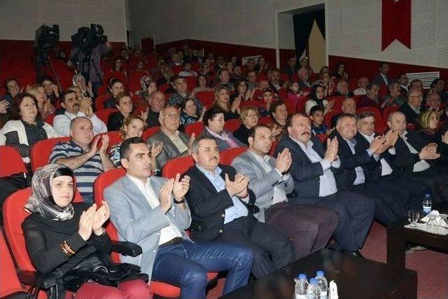 Büyükşehir Belediyesi’nin Türk Halk Müziği Konseri Beğeniyle İzlendi