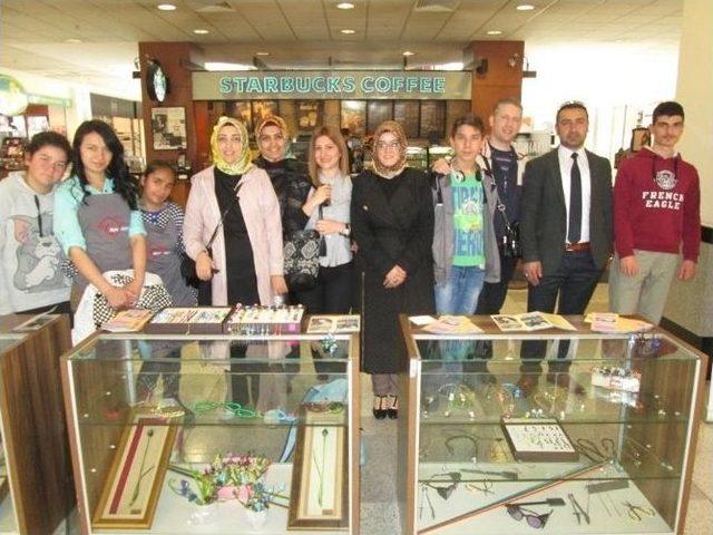 Beyaz Kalpler &Ouml;ğrencileri Emeklerini Sergiledi 1