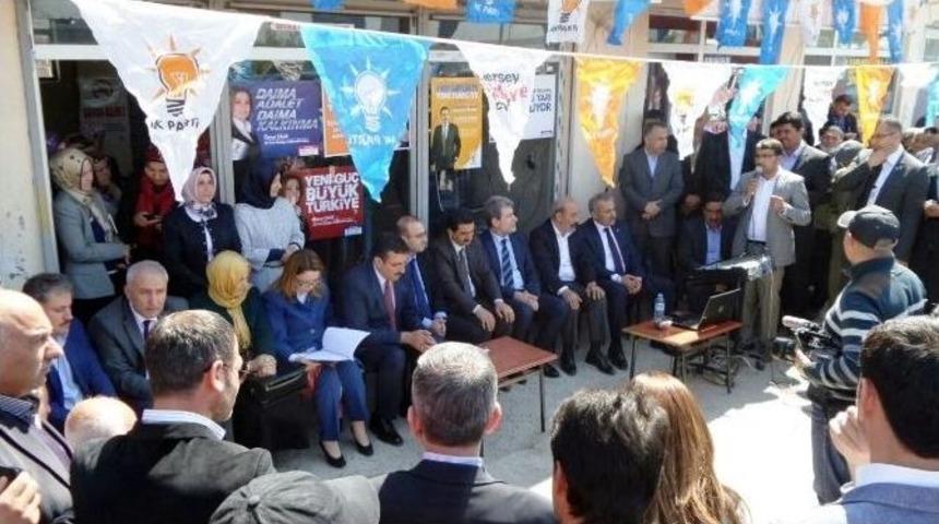 Ak Parti&rsquo;nin İlk Durağı Kale Oldu