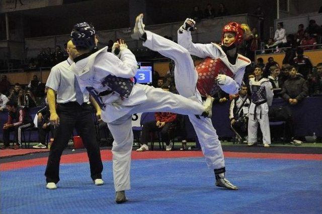 Taekwondo’da Madalya Yağmuru