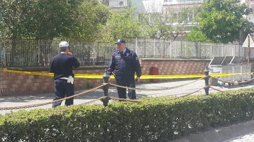 Okul &Ouml;n&uuml;ne Bırakılan Boş Valiz Paniğe Yol A&ccedil;tı