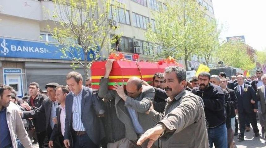 Kobani&rsquo;de &Ouml;ld&uuml;r&uuml;len Mahmut Esen Siirt&rsquo;te Defnedildi