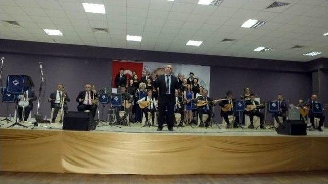 Burhaniye’de Amatörler Korosu Coşturdu 1