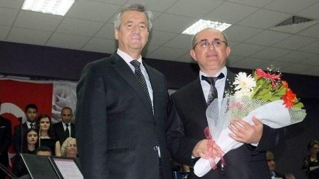 Burhaniye’de Amatörler Korosu Coşturdu 2