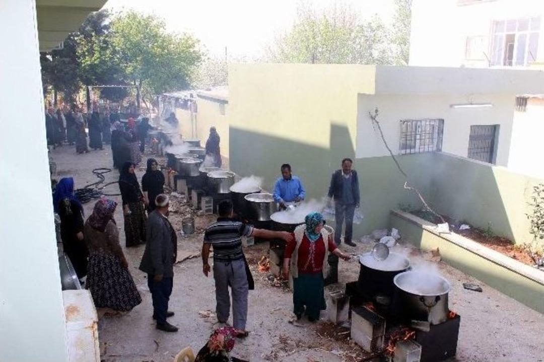 Elbeyli&rsquo;de Yedi Bin Kişiye Yemek Dağıtıldı