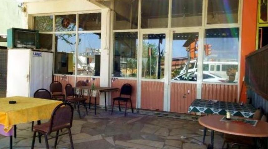 Kahveye Silahlı Saldırı: 1 Ölü, 10 Yaralı