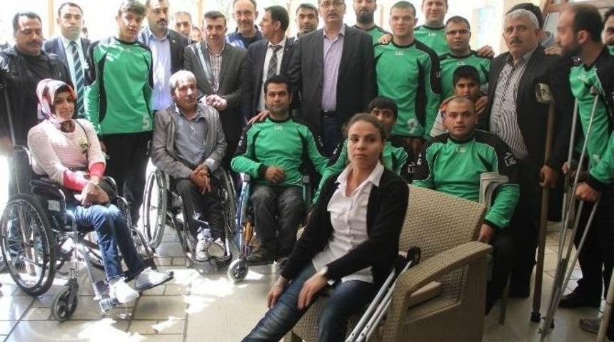 Engelli Sporcular Başkan G&uuml;ven&ccedil;&rsquo;i Ziyaret Etti