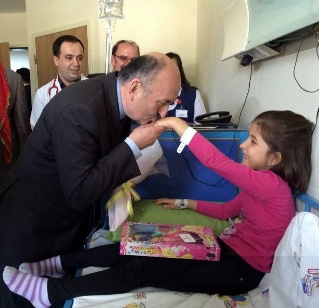 Sağlık Bakanı M&uuml;ezzinoğlu Orhaneli&rsquo;de İncelemelerde Bulundu