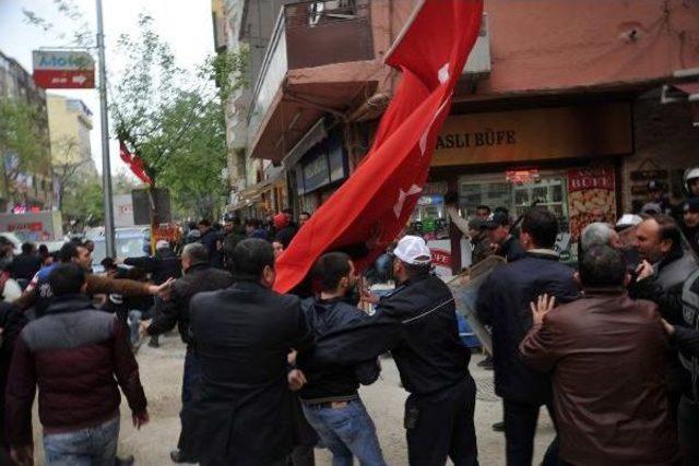 Orhangazi de Hdp Lokaline Yürüyen Grubu Polis Engelledi 2