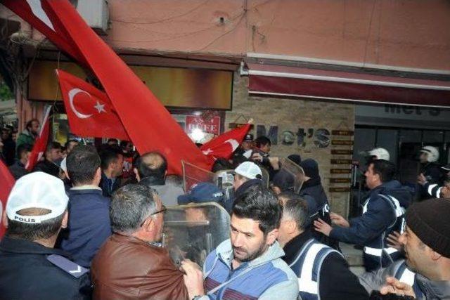 Orhangazi de Hdp Lokaline Yürüyen Grubu Polis Engelledi 3