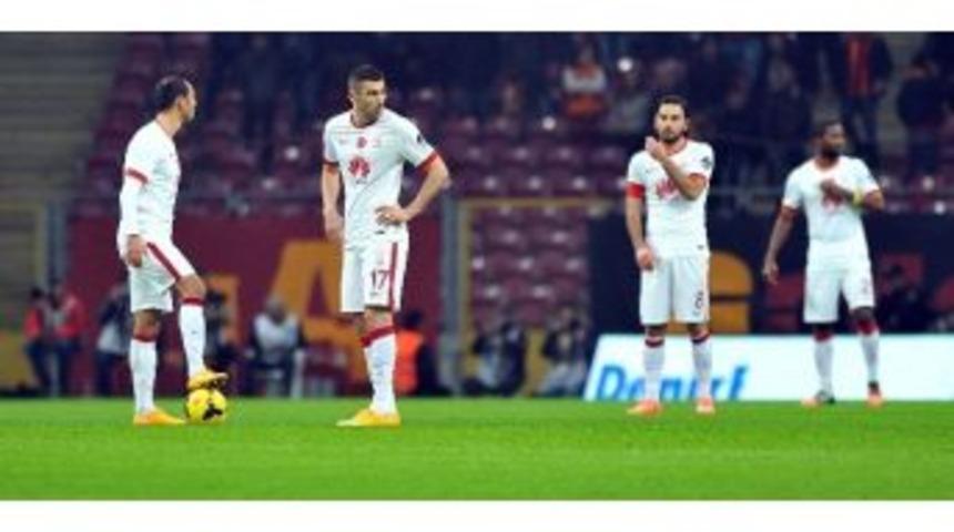 Aslan Kaleyi Kapatamıyor