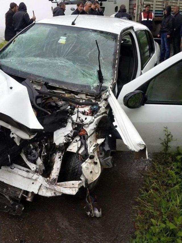 Akçakoca’da Trafik Kazası 2 Yaralı