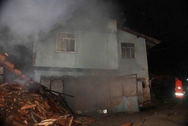 Kastamonu&rsquo;da 3 Ev Ve 3 Ahır Yandı 3
