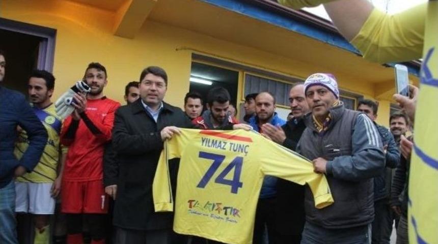 Şampiyon Ulus &Ccedil;ınarspor&rsquo;dan Milletvekili Tun&ccedil;&rsquo;a Forma