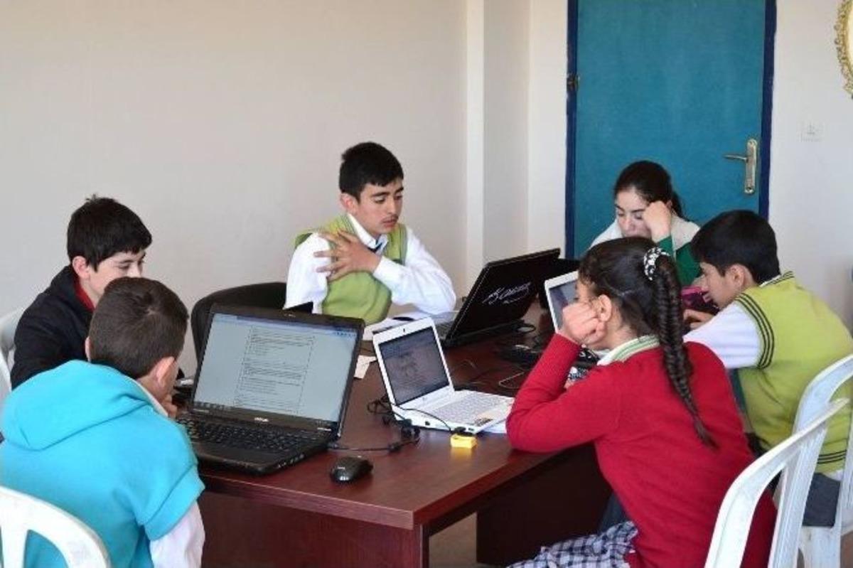 Altıntaş &Ccedil;ok Programlı Anadolu Lisesi&rsquo;nin Proje Başarısı