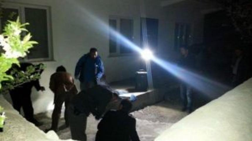 Van&rsquo;da Bdp Eski İl&ccedil;e Başkanının Evine Ses Bombası Atıldı