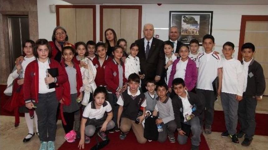 Yaşar, Yenimahalleli Miniklerle Buluştu