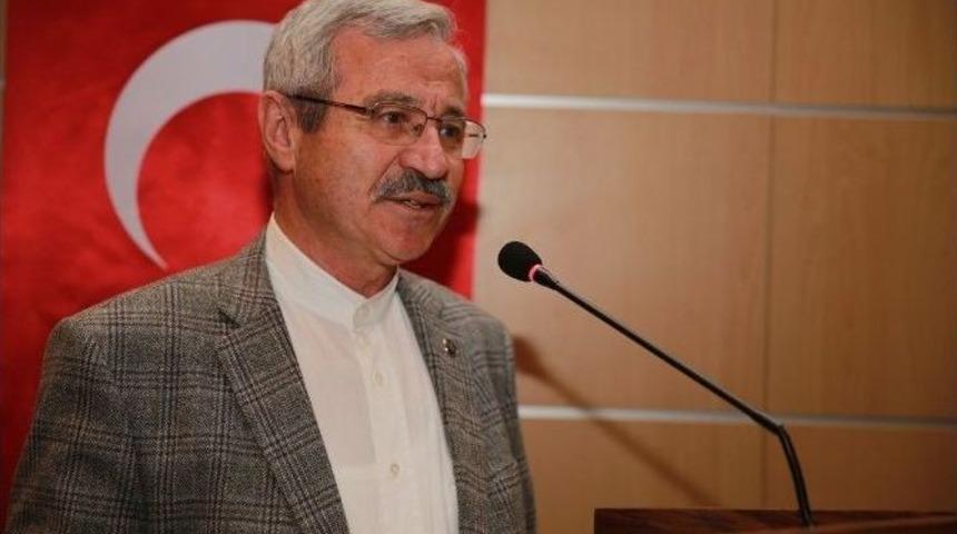 Bayburt &Uuml;niversitesinde "90 Yaşındaki Delikanlı Asım" Konferansı