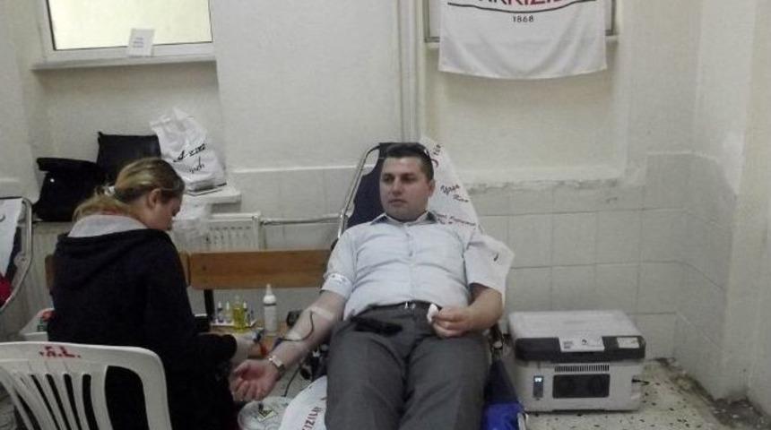 Lise &Ouml;ğrencilerinden Kan Bağışı