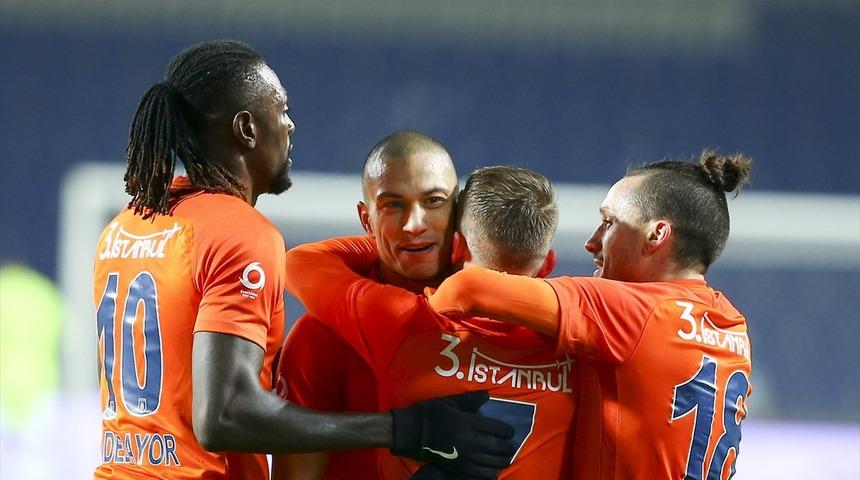 Göksel Gümüşdağ: Visca, Adebayor ve Volkan Babacan Medipol Başakşehir'de kalacak!