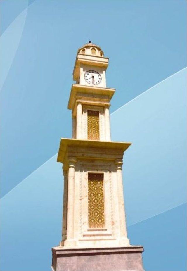 Sapanca’nın İlk Modern Saat Kulesi Dikiliyor