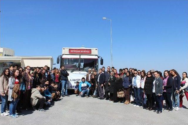 Öğrenciler Turizm Haftasında Tarihi Mekanları Gezdi