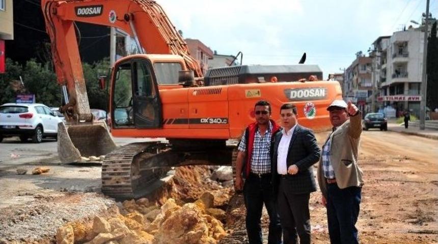 Necip Fazıl Kısak&uuml;rek Caddesi&rsquo;nde Yenileme &Ccedil;alışmaları Başladı