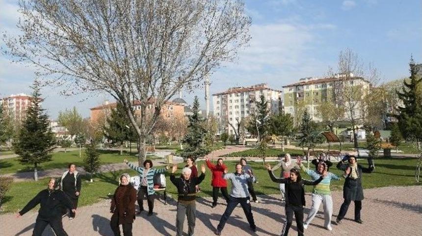 Parklarda Sabah Sporları S&uuml;r&uuml;yor