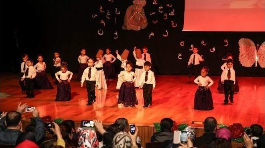 Şehitkamilli Minik &Ouml;ğrencilerden Muhteşem Kutlu Doğum G&ouml;sterisi